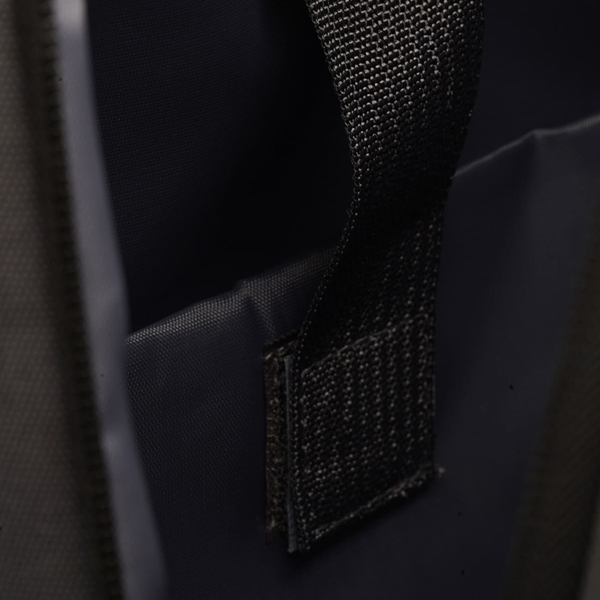 Porta Notebook espalda reforzada USB bolsillo