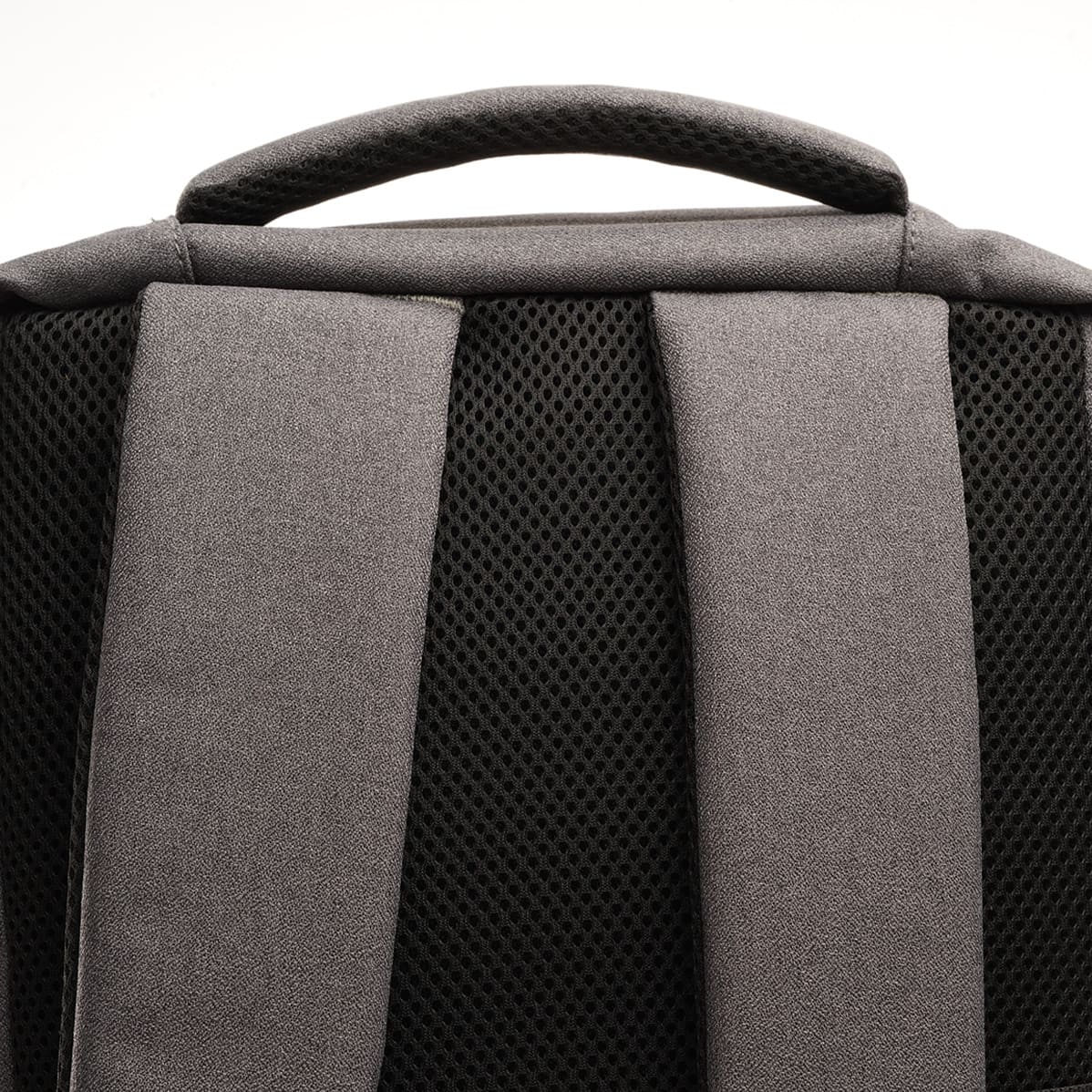 Porta notebook impermeable anti robo USB manija